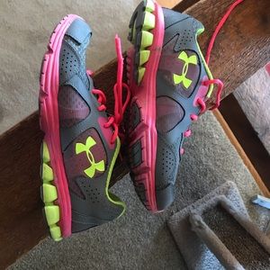 Under Armour running/gym shoes